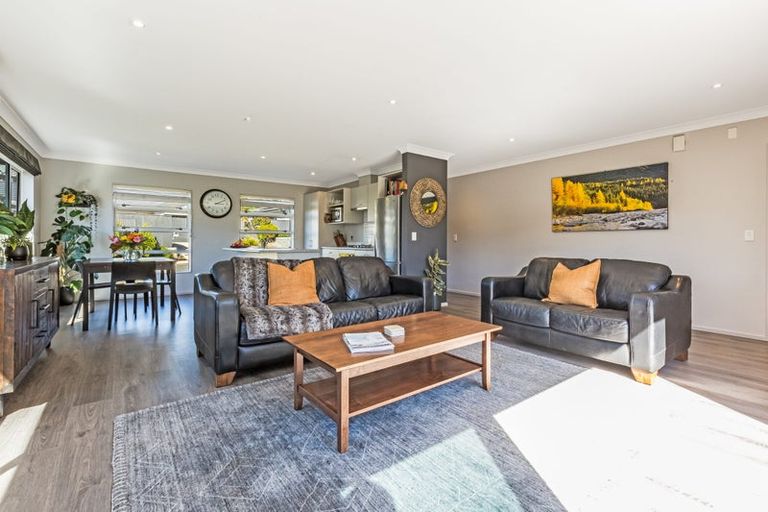 Photo of property in 6 Spritsail Place, Whitby, Porirua, 5024