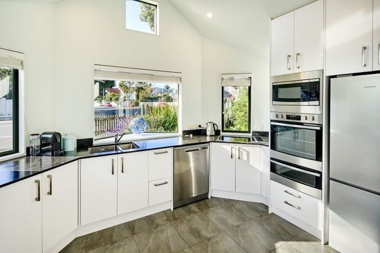 Photo of property in 58 Laings Road, Hutt Central, Lower Hutt, 5010