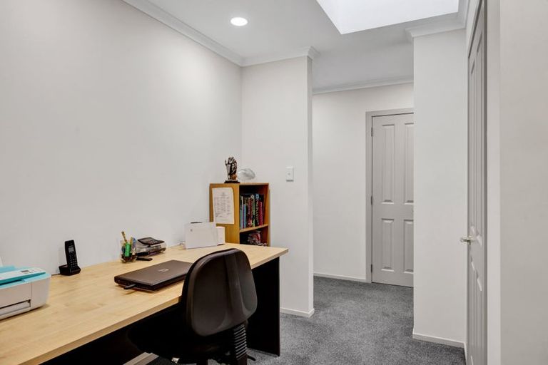 Photo of property in 19 Dolphin Parade, Bell Block, New Plymouth, 4312