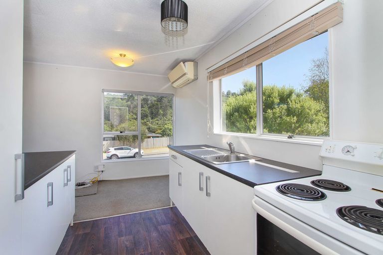 Photo of property in 2/117 Lynn Road, Bayview, Auckland, 0629