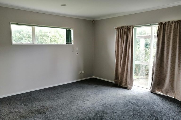 Photo of property in 12 Mellefont Close, East Tamaki Heights, Auckland, 2016