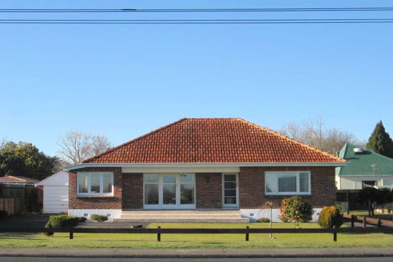 Photo of property in 2/13 Clevedon Road, Papakura, 2110