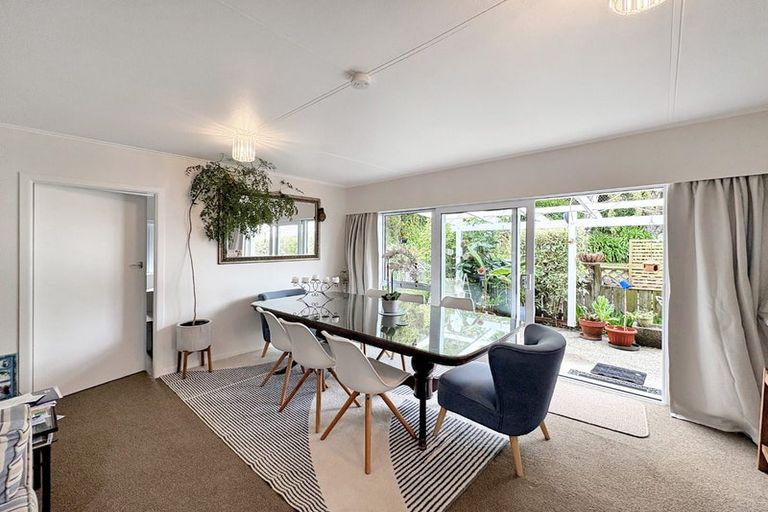 Photo of property in 2 Saint Leonard Street, Saint Johns Hill, Whanganui, 4501