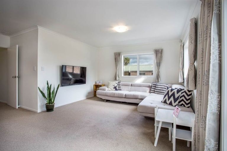 Photo of property in 58c Don Buck Road, Massey, Auckland, 0614