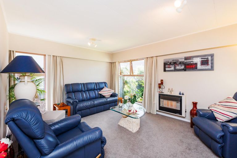 Photo of property in 3 Geraldine Crescent, Cloverlea, Palmerston North, 4412