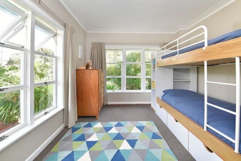 Photo of property in 11 Westbourne Road, Murrays Bay, Auckland, 0630