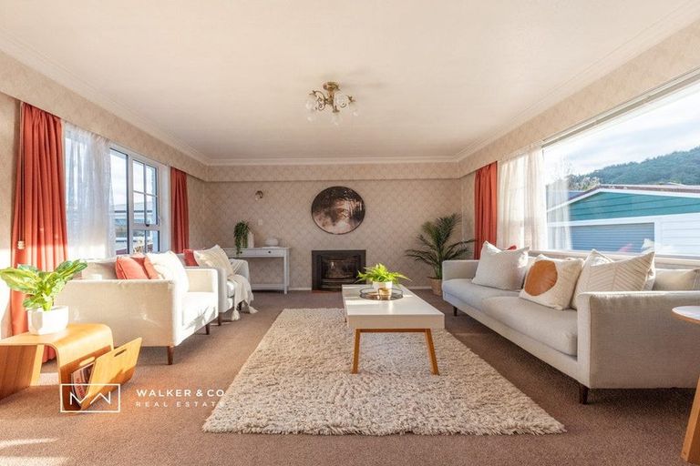 Photo of property in 95 Holdsworth Avenue, Trentham, Upper Hutt, 5018