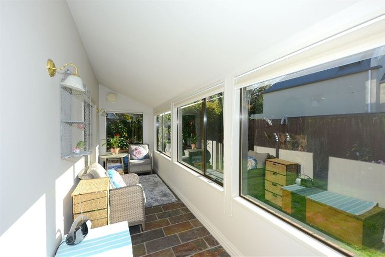 Photo of property in 27 Glenharrow Avenue, Avonhead, Christchurch, 8042