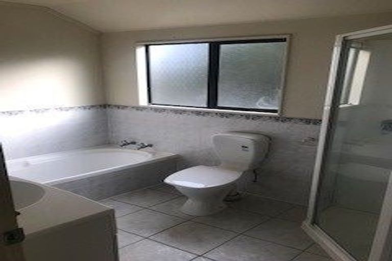 Photo of property in 9j View Road, Glenfield, Auckland, 0627