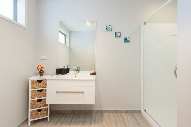 Photo of property in 25 Kamahi Crescent, Papamoa Beach, Papamoa, 3118