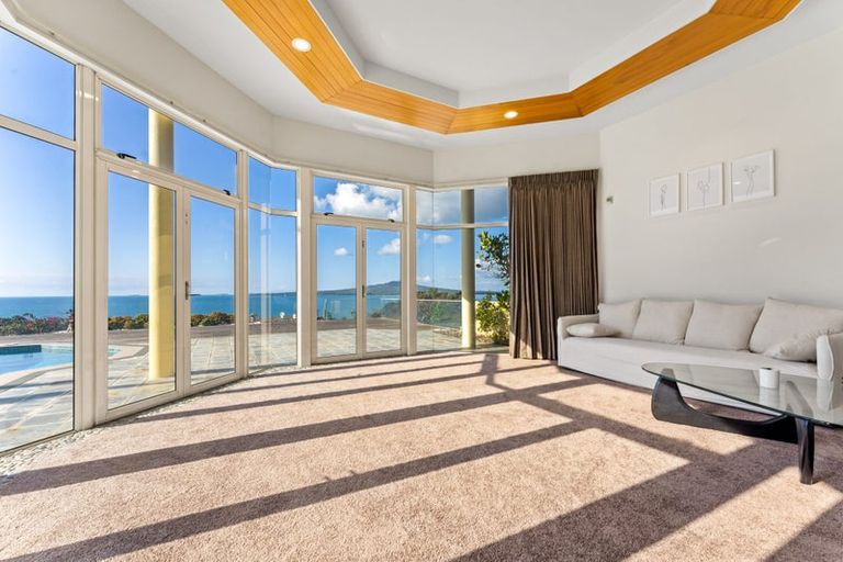 Photo of property in 1/1a Clifton Road, Hauraki, Auckland, 0622