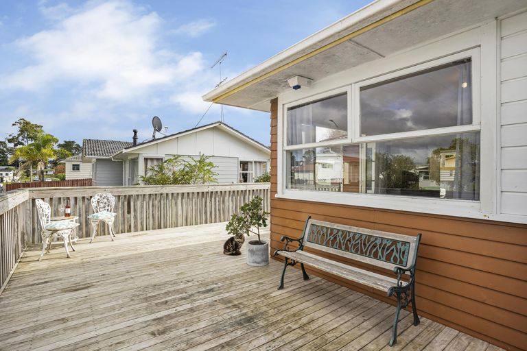 Photo of property in 37 Reelick Avenue, Pakuranga Heights, Auckland, 2010