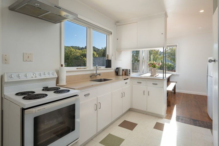 Photo of property in 76 Hampden Street, Picton, 7220