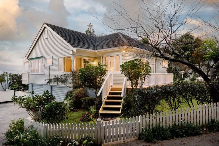 Photo of property in 27 Mansel Avenue, Hillcrest, Hamilton, 3216