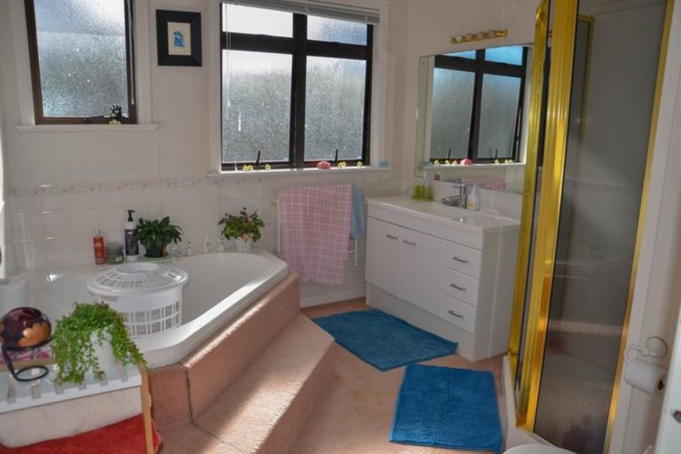 Photo of property in 557 East Coast Road, Browns Bay, Auckland, 0630