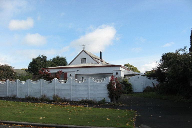 Photo of property in 40 Sayers Crescent, Ilam, Christchurch, 8041