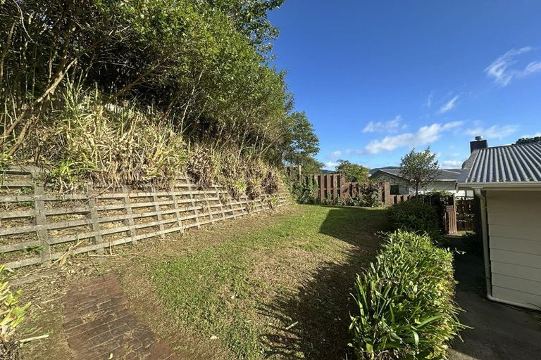 Photo of property in 72 Field Street, Silverstream, Upper Hutt, 5019