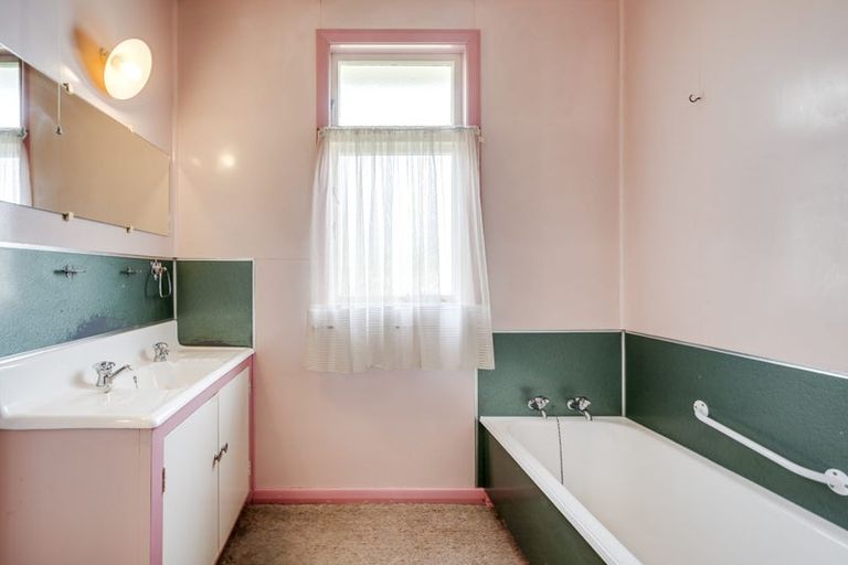 Photo of property in 7 Veronica Avenue, Marewa, Napier, 4110