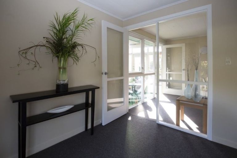 Photo of property in 2/205a Waimea Terrace, Beckenham, Christchurch, 8023