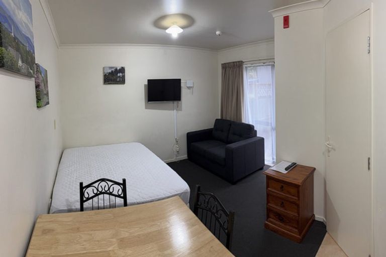 Photo of property in 11 Ruahine Street, Roslyn, Palmerston North, 4414