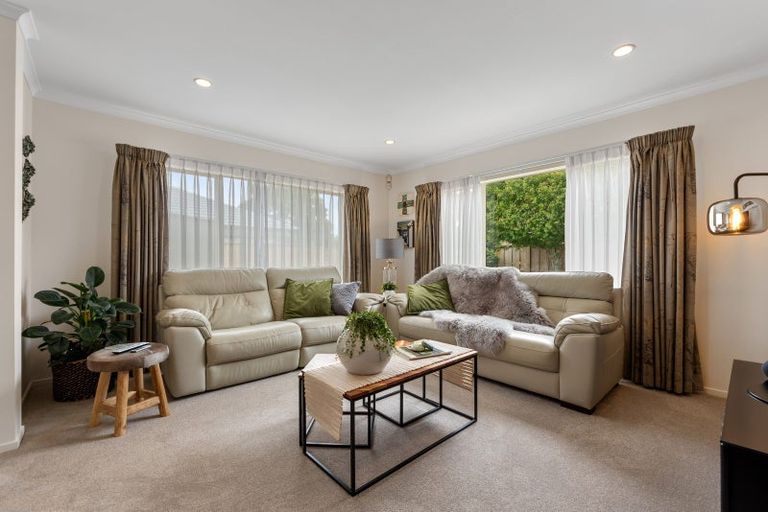 Photo of property in 9 Millstone Lane, Henderson, Auckland, 0612