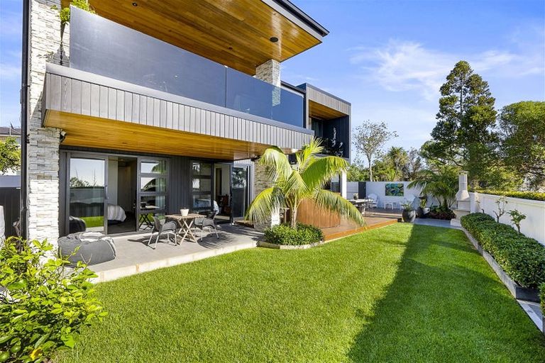Photo of property in 123a Churchill Road, Rothesay Bay, Auckland, 0630