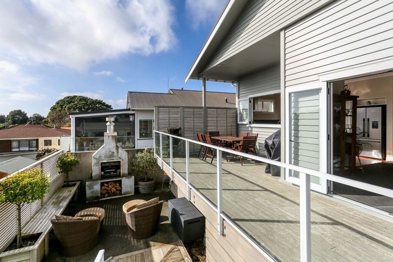 Photo of property in 20 Dorset Avenue, Westown, New Plymouth, 4310