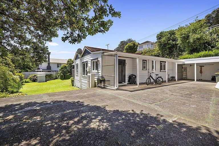 Photo of property in 72 Cutfield Road, New Plymouth, 4310