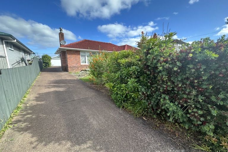 Photo of property in 88 Seymour Road, Sunnyvale, Auckland, 0612