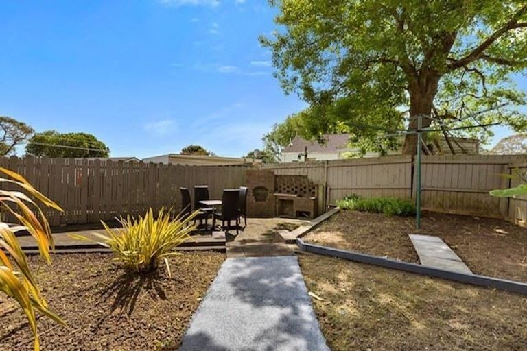 Photo of property in 1/11 Burundi Avenue, Clendon Park, Auckland, 2103