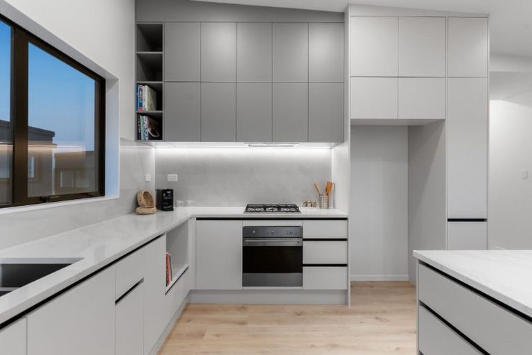 Photo of property in 935a Whangaparaoa Road, Manly, Whangaparaoa, 0930