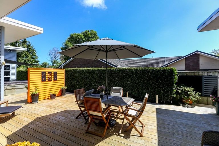 Photo of property in 14 Nursery Place, Westown, New Plymouth, 4310