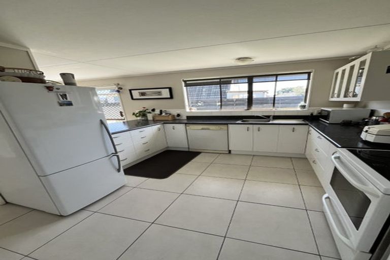 Photo of property in 4 Dove Place, Westbrook, Palmerston North, 4412