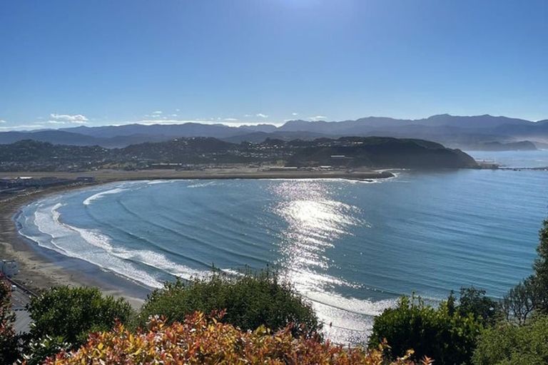 Photo of property in 77 Houghton Bay Road, Houghton Bay, Wellington, 6023