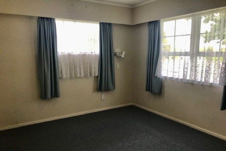 Photo of property in 1/1 Wycherley Drive, Bucklands Beach, Auckland, 2014