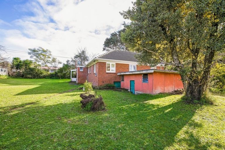 Photo of property in 22 Lowtherhurst Road, Massey, Auckland, 0614