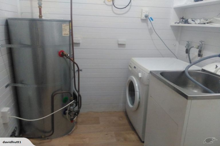 Photo of property in 16 Richmond Avenue, Karori, Wellington, 6012