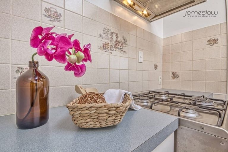 Photo of property in 42 Park Road, Glenfield, Auckland, 0629