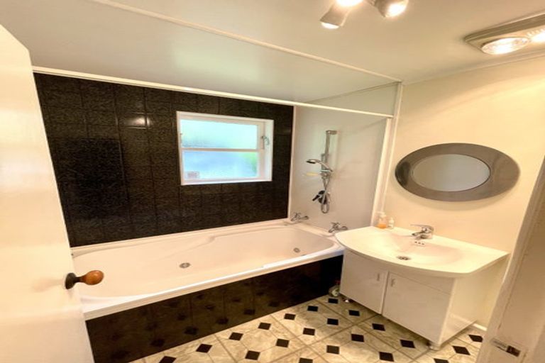 Photo of property in 370 George Street, Stokes Valley, Lower Hutt, 5019