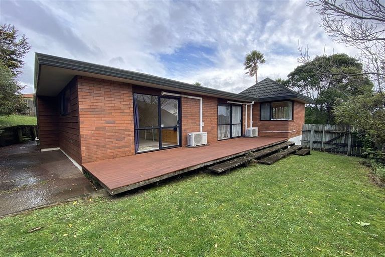 Photo of property in 64 Caribbean Drive, Unsworth Heights, Auckland, 0632