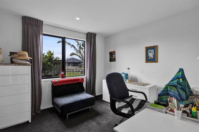 Photo of property in 14 Waitaha Place, Bell Block, New Plymouth, 4312