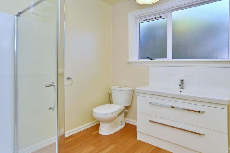 Photo of property in 213 Main North Road, Redwood, Christchurch, 8051