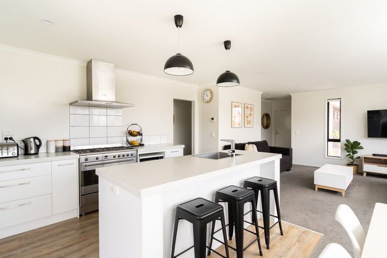 Photo of property in 10 Sovereign Way, Paraparaumu, 5032