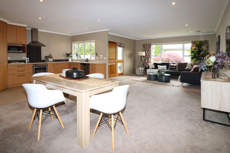 Photo of property in 28 Deller Drive, Carterton, 5713