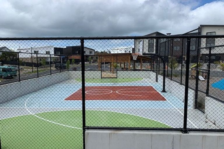 Photo of property in 6 Hoopers Road, Glen Eden, Auckland, 0602