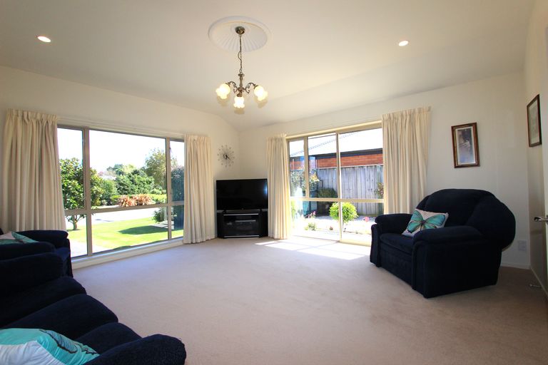 Photo of property in 34 Magnolia Drive, Springlands, Blenheim, 7201