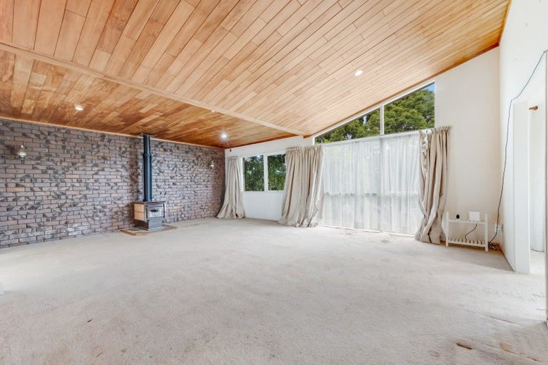 Photo of property in 9 Kurnell Drive, Botany Downs, Auckland, 2010