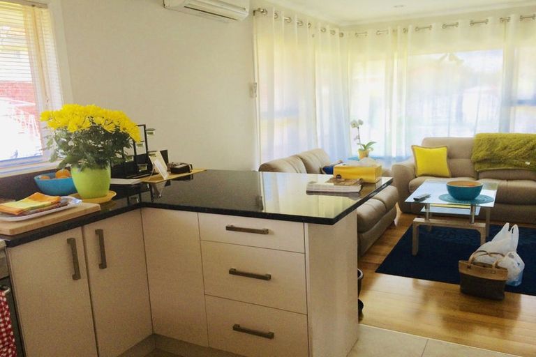 Photo of property in 1/35 Shakespeare Road, Milford, Auckland, 0620