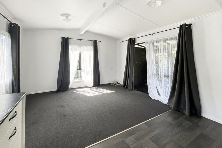 Photo of property in 2a Hendon Place, West End, Palmerston North, 4412