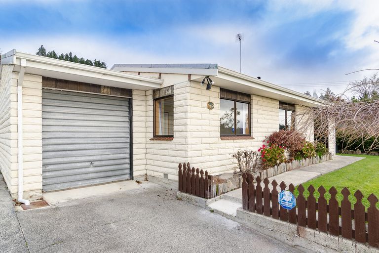 Photo of property in 16a Kirkland Street, Green Island, Dunedin, 9018